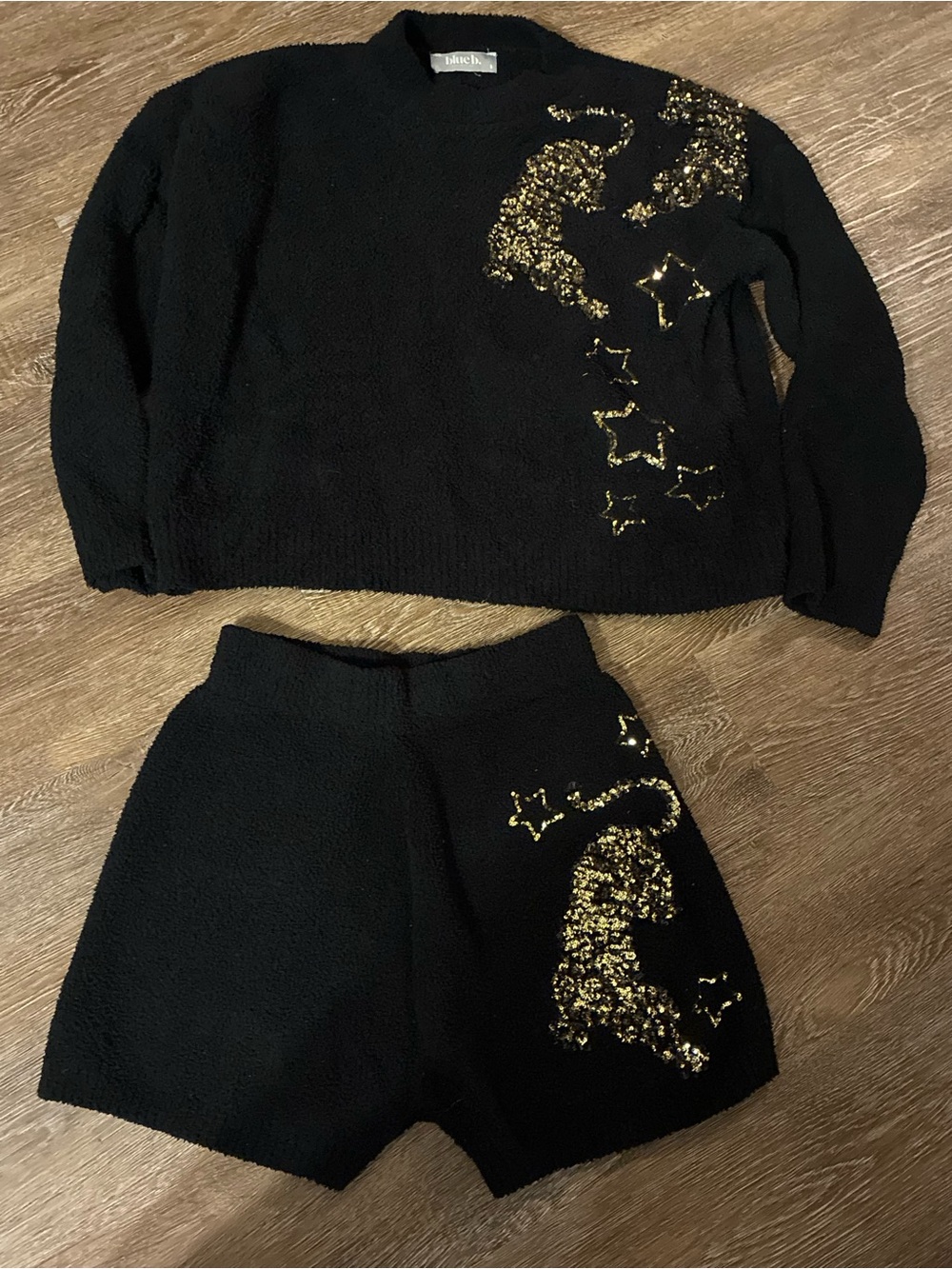 Blue B Hear Me Roar Sequin Tiger Fuzzy Sweater Shorts Set Black S